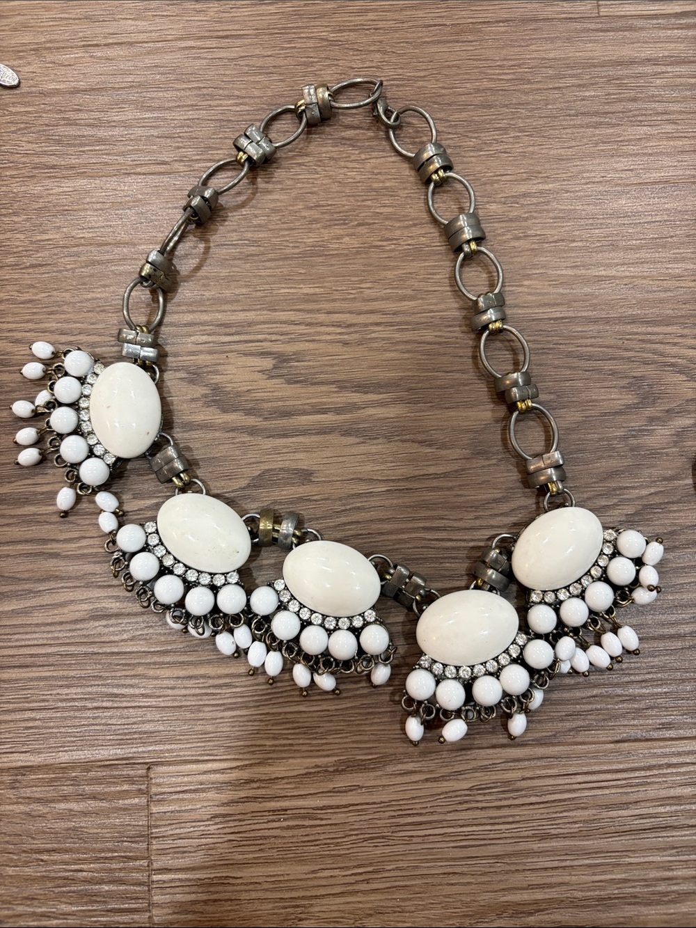 20-vintage Women's White Statement Bib Necklace - Elegant Beaded Design